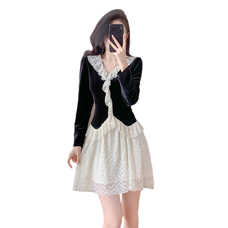 Sweet Lace Doll Collar Dress with Velvet Fabric and Ruffle Hem - Image 5